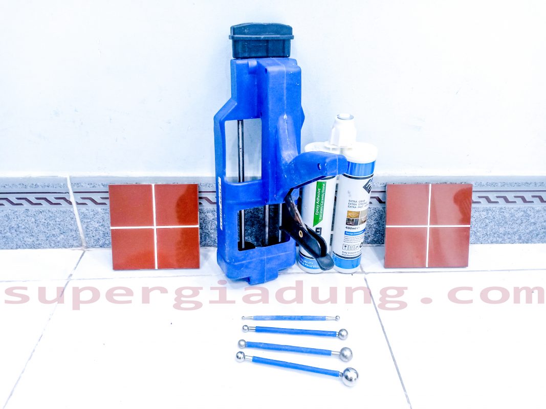 thi công keo ron gạch saveto